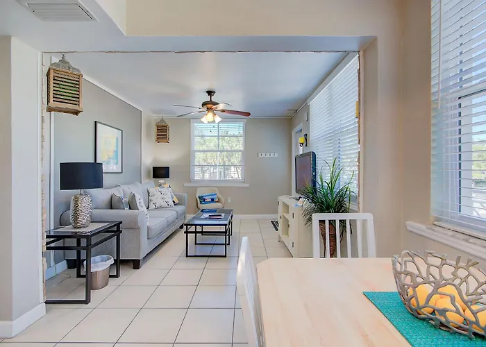 Appartement Clearwater Beach Suites #206, 2Br Condo W, Heated Pool, Beach Views *