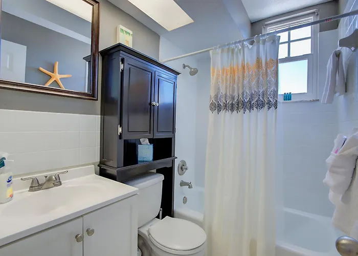 Apartment Clearwater #206 - Heated Pool - Steps To The Sand! *