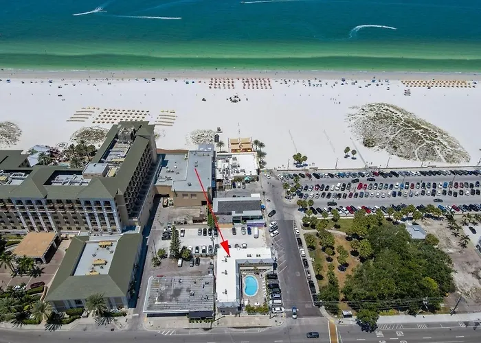 Apartment Clearwater #206 - Heated Pool - Steps To The Sand!
